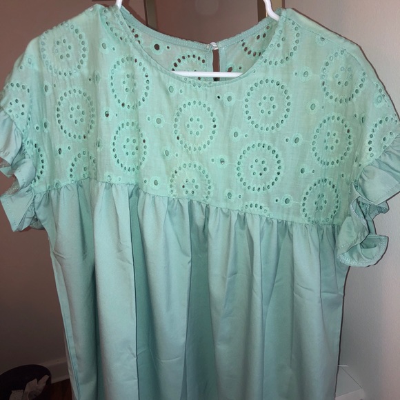 Shein ruffle top - Picture 3 of 5